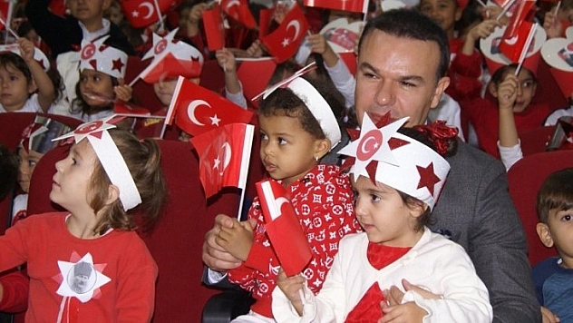 Öğrenciler, coşku ile kutladı.