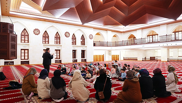 Öğrenciler Somuncu Baba Külliyesi'ni ziyaret etti