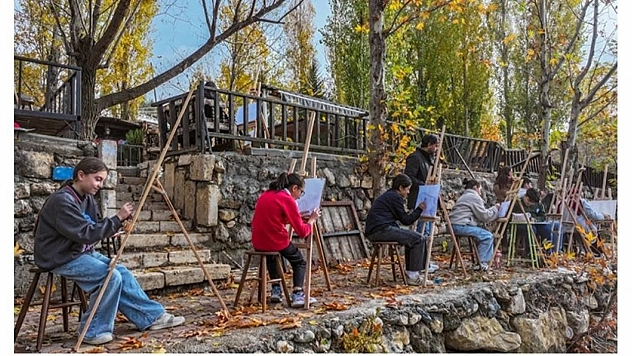Öğrenciler tarihi ve doğayı tuvale taşıyor