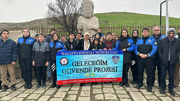 Tarihi yerleri gezdiler