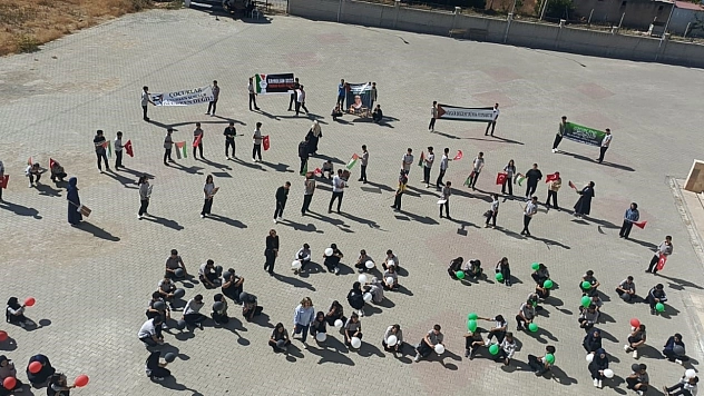 Öğrencilerden Filistin'e destek