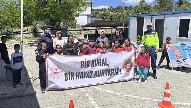 Öğrencilere trafik eğitimi verildi
