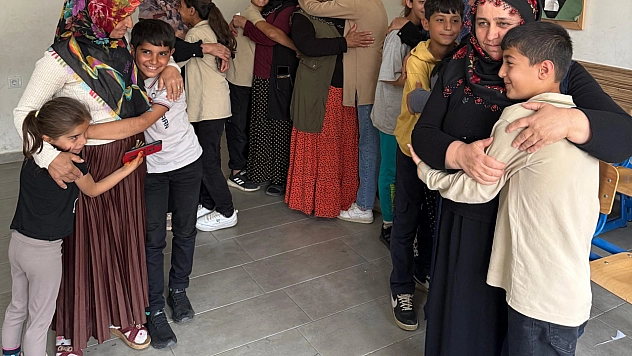 Okulda Anneler Günü etkinliği: Anneler, çocuklarını seslerinden tanıdı