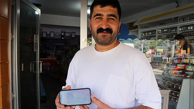 Önce içindekileri boşalttı, sonra market arabasını çaldı! O anlar güvenlik kamerasına takıldı