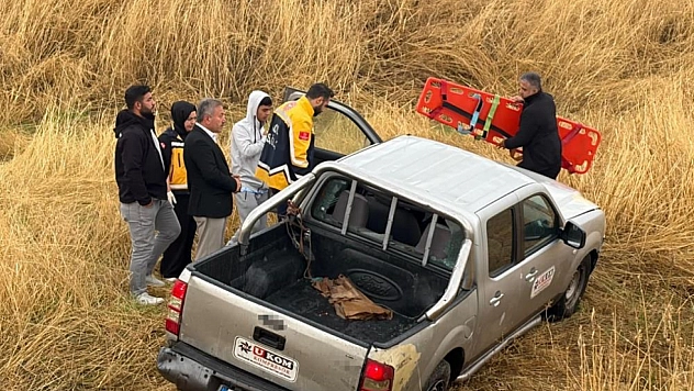 Önce lastiği patladı, ardından şarampole yuvarlandı