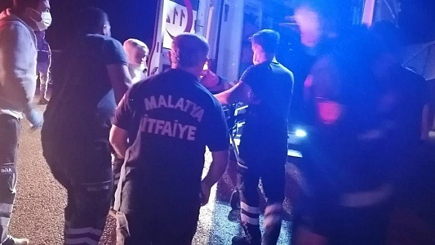 Otomobil ile cip çarpıştı 8 yaralı