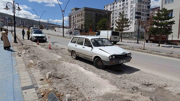 Malatya'da otomobil ile kamyonet çarpıştı: 1 yaralı