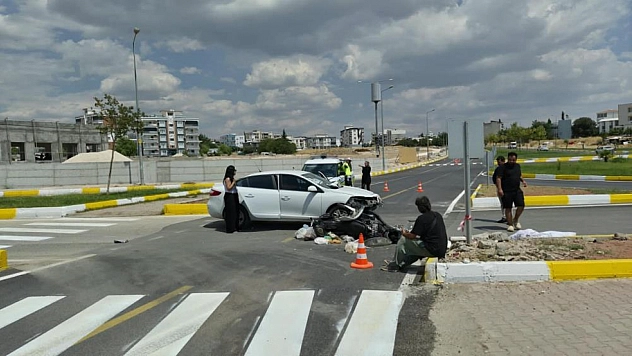 Otomobil ile motosiklet çarpıştı: 1 yaralı