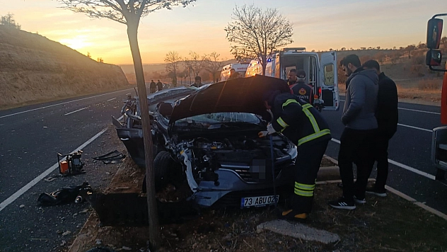 Otomobil ile tırın çarpıştığı kazada 1 kişi öldü, 2 kişi yaralandı