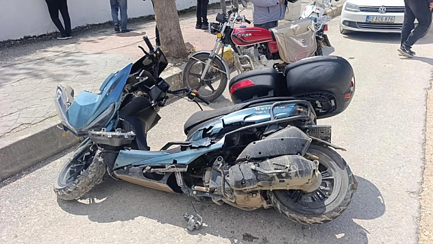 Otomobil motosikletle çarpıştı: 1 ağır yaralı