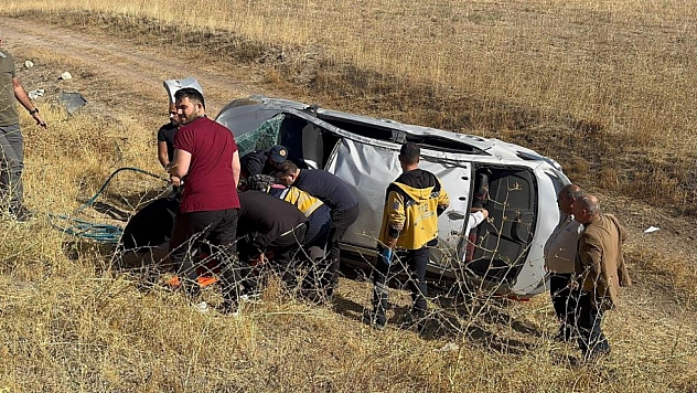 Otomobil şarampole yuvarlandı: 4 yaralı