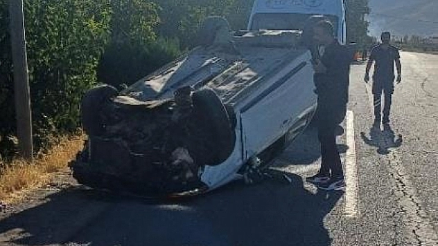 Otomobil takla attı: 3 yaralı