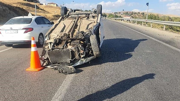 Otomobil takla attı