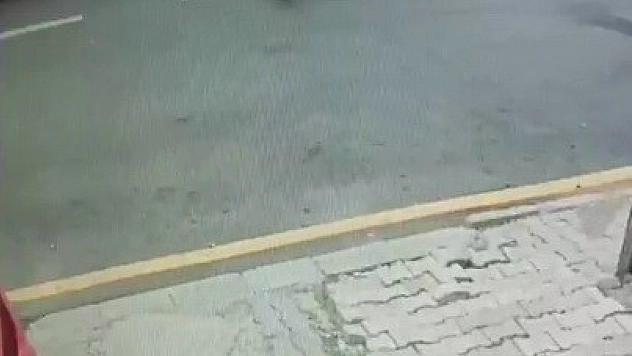 Otomobilin çarptığı öğrenci yaralandı