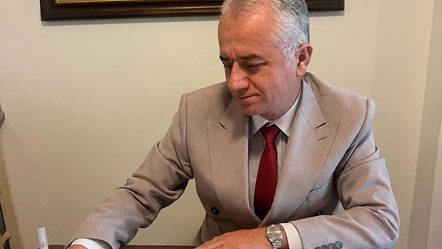 Ayrıştırıcı dilden uzak durulmalı
