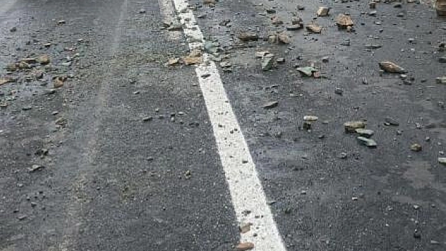 Palu-Beyhan yolu tehlike saçıyor