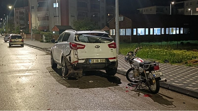 Park halindeki cipe çarpan motosikletin sürücüsü hayatını kaybetti