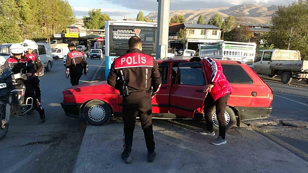 Polisin 'dur' ihtarına uymayan araçtan uyuşturucu çıktı