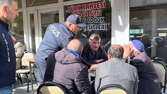 Polisten vatandaşa broşürlü uyarı