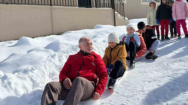 Malatya'da gençler karın tadını çıkardı