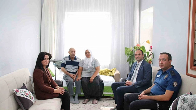 Kaymakam Öztürk, yaşlı ve hastaları evlerinde ziyaret etti