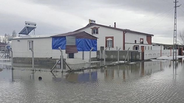 Sağanak yağış hayatı felç etti!