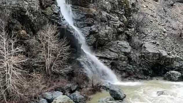 Sağanak yağışlar kuruyan şelaleleri canlandırdı