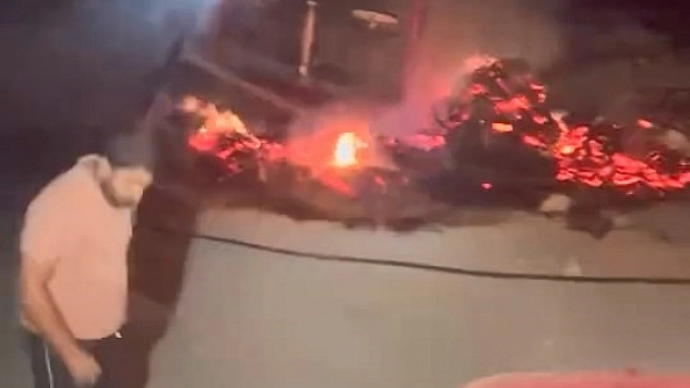 Samanlar alevlere teslim oldu