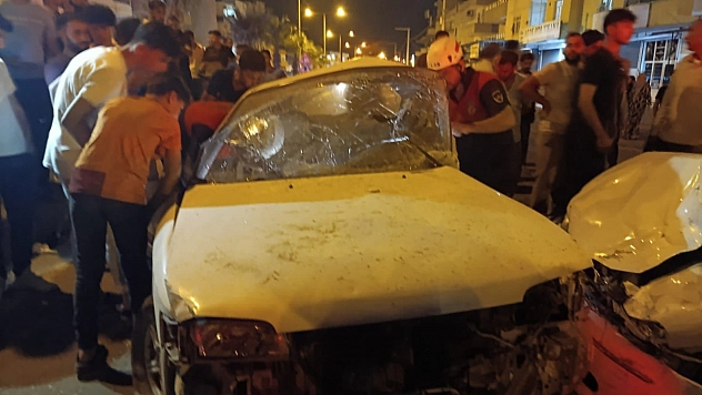 Şanlıurfa'da otomobiller çarpıştı: 1 ölü, 2 yaralı