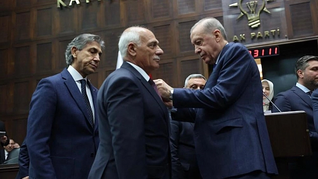 Sarıcan Belediye Başkanı Ramazan Aydın AK Parti'ye katıldı