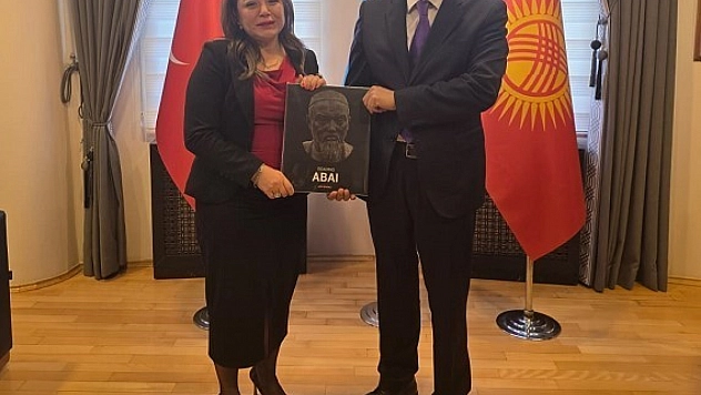 SATKOF Başkanı Bay'dan Sultan Raev'e ziyaret