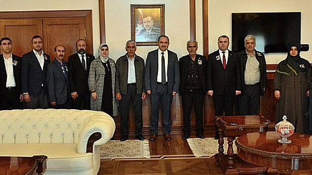 Şehit babası Valilikte
