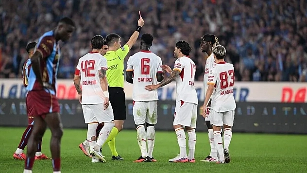 Sezonun ilk mağlubiyeti: Galatasaray 4 golle yıkıldı!