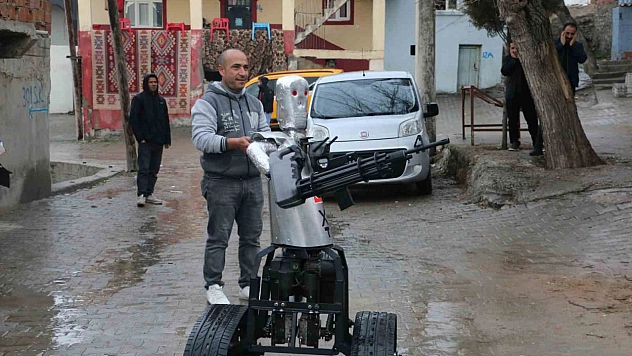 Siirtli kaşif yapay zekalı robot asker yaptı