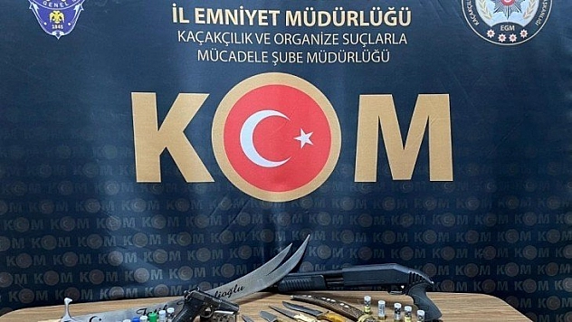 Silah kaçakçıları yakalandı