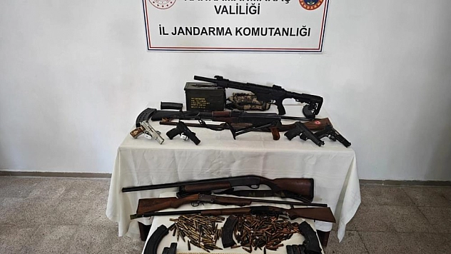 Silah ticareti operasyonunda 3 şüpheli tutuklandı