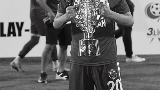 Silahlı saldırıya uğrayan eski futbolcu hayatını kaybetti