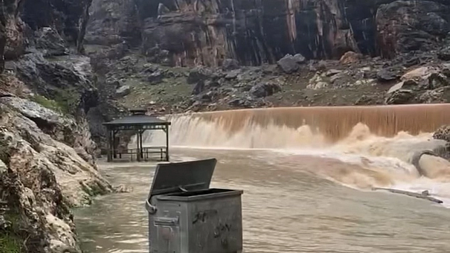 Sinek Çayı'nın su seviyesi yağışlarla yükseldi