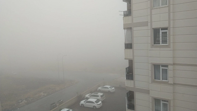 Sis bulutları görüş mesafesini düşürdü