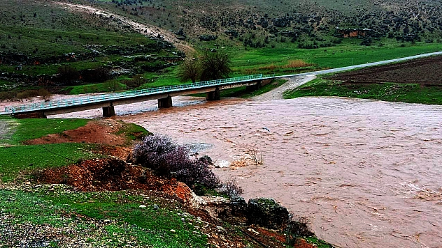 Sıtma Pınar Çayı'nın debisi arttırdı