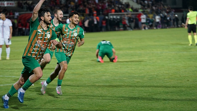 Siyasilerden Yeşilyurtspor'a Destek