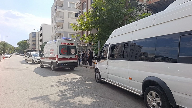 Hafif ticari araç ile motosiklet çarpıştı: 1 yaralı