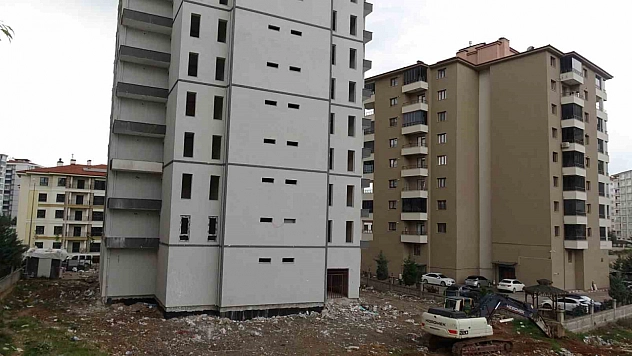 Stajyer öğrenci 25 metreden düşerek hayatını kaybetti, o anlar kameraya yansıdı
