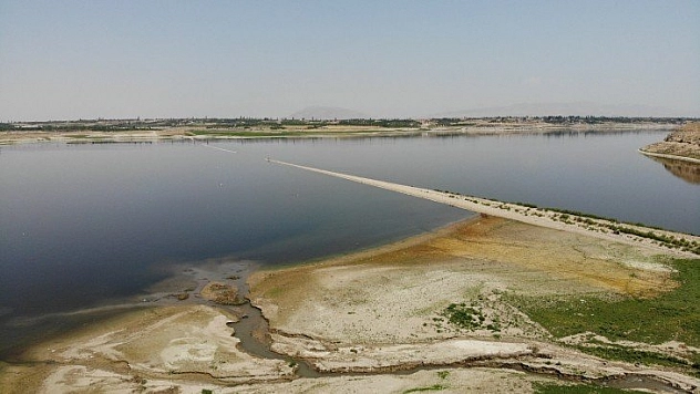 Barajda su azalınca ortaya çıktı