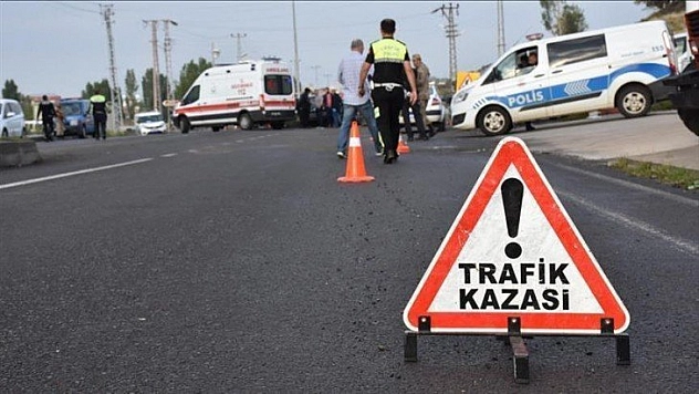 Taksi ile otomobil çarpıştı: 6 Yaralı