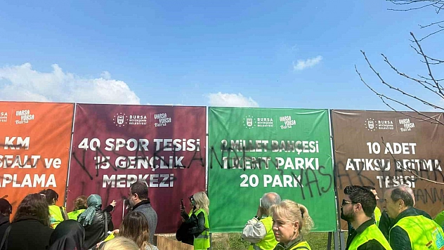 İYİ Parti'den pankartlara zarar