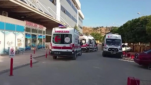 Tantuni sonrası fenalaştılar: 20 işçi hastaneye kaldırıldı