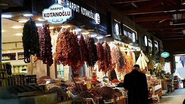 Tarihi çarşı Harput ezgileriyle canlandı