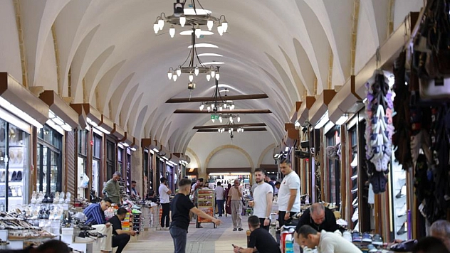 Tarihi Çarşı yaz sıcağında doğal klima gibi