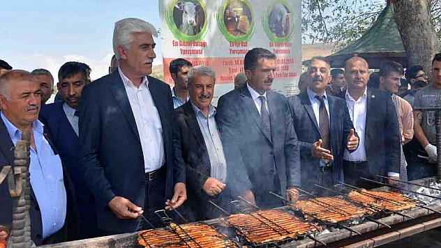 Fuarda alabalık ikramı 